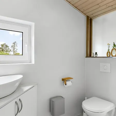 Sylvelin - 40m From The Sea By Interhome Feriehus *