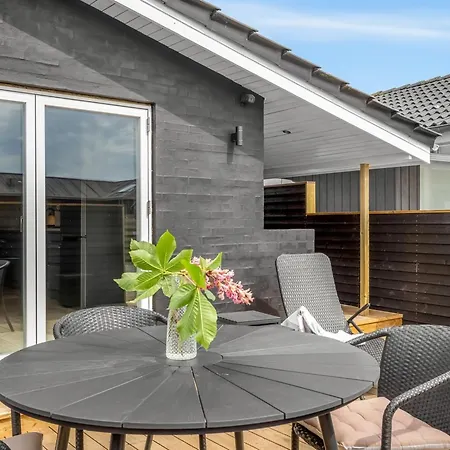 Holiday home Sylvelin - 40m From The Sea By Interhome
